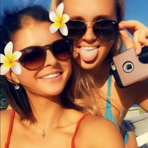 Meet your Posher, Haley